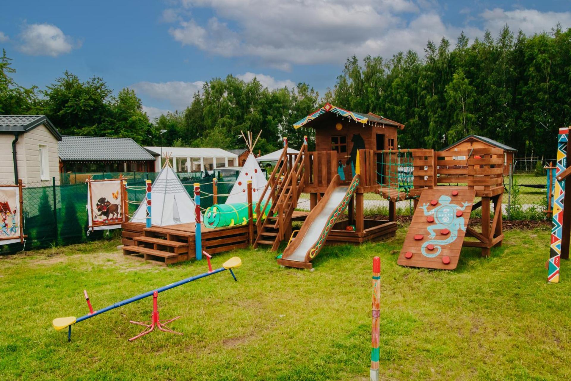 فندق Indiana Camp - 150 M Od Suntago Park Grabce-Towarzystwo المظهر الخارجي الصورة