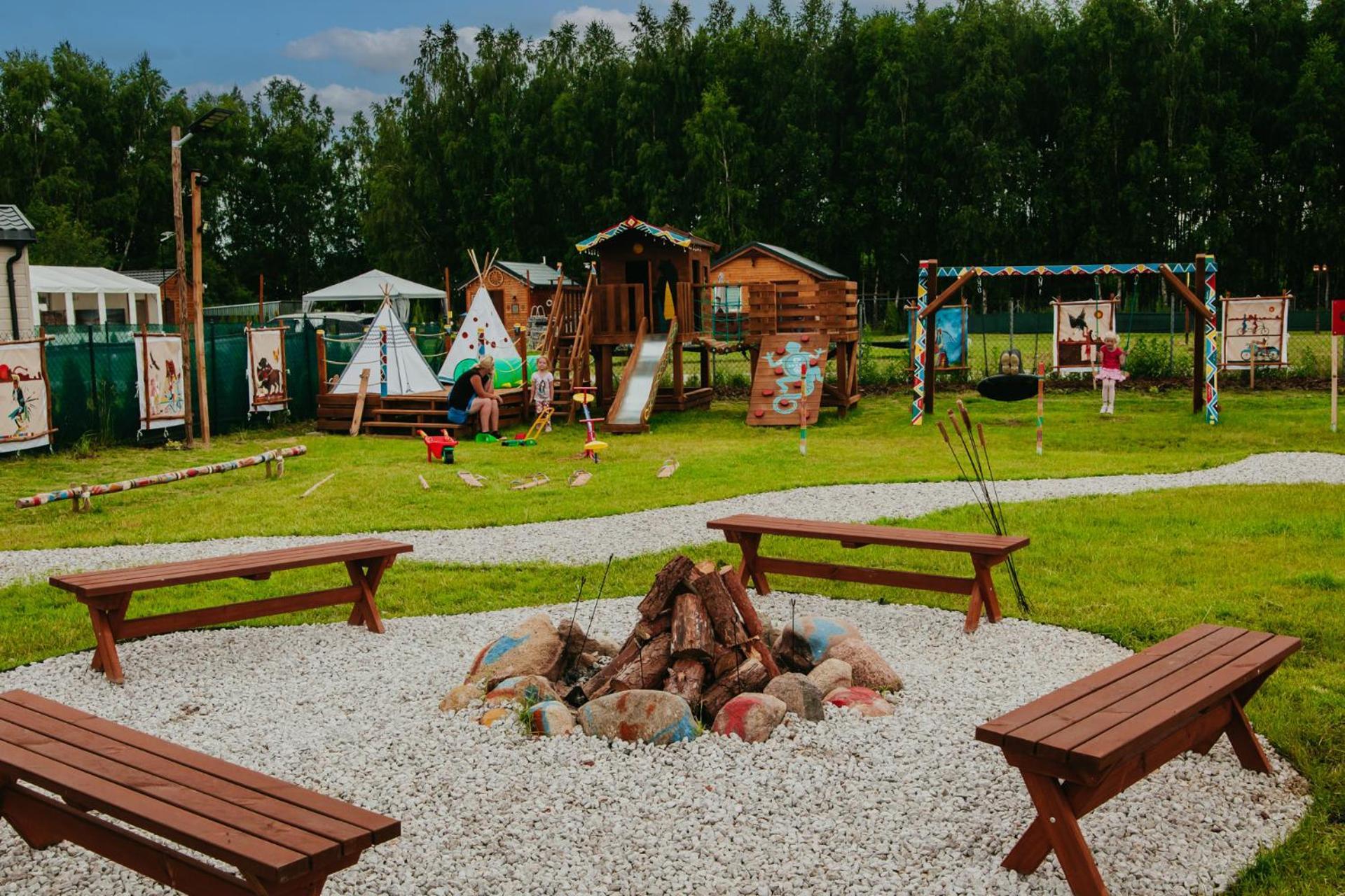 فندق Indiana Camp - 150 M Od Suntago Park Grabce-Towarzystwo المظهر الخارجي الصورة