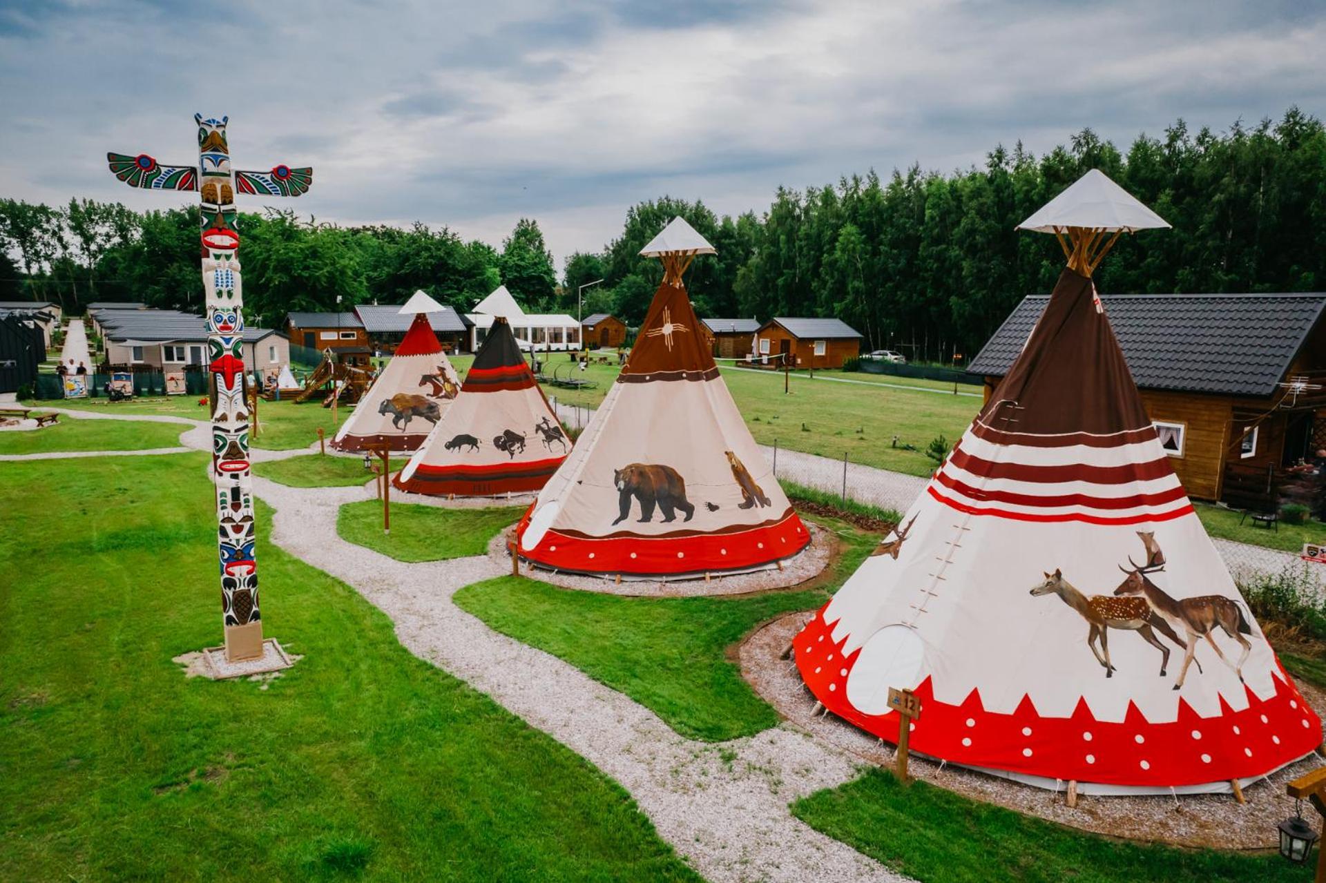 فندق Indiana Camp - 150 M Od Suntago Park Grabce-Towarzystwo المظهر الخارجي الصورة