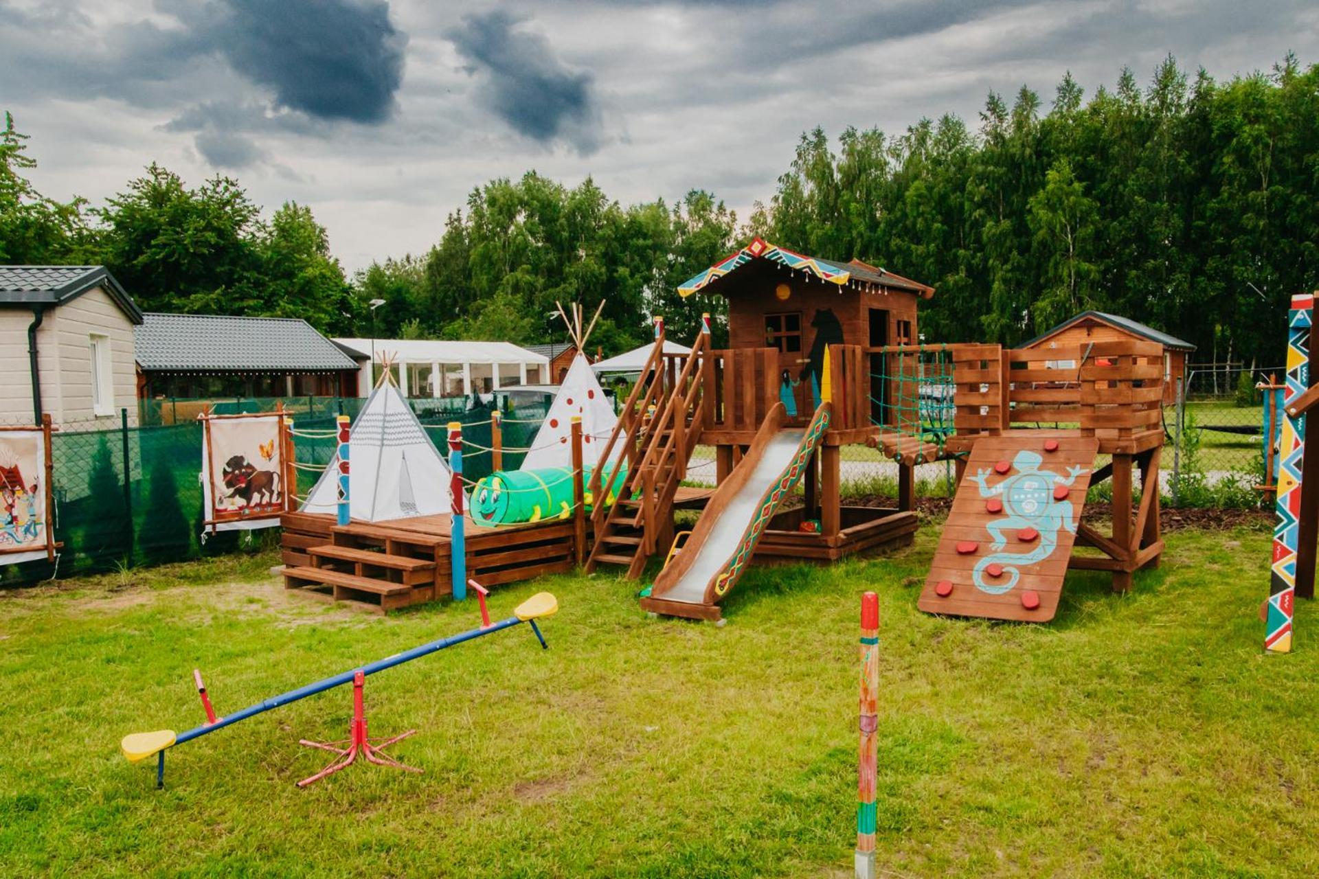 فندق Indiana Camp - 150 M Od Suntago Park Grabce-Towarzystwo المظهر الخارجي الصورة